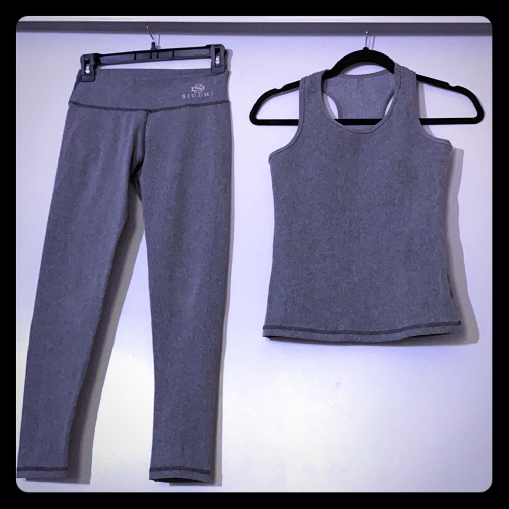Beautiful set yoga pants stretch